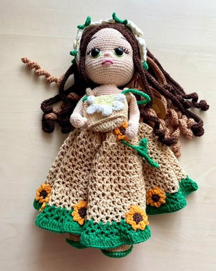 Amigurumi, fata cu coronita, jucarie crosetata