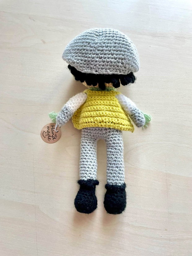 Amigurumi, baiat cu basca, jucarie crosetata