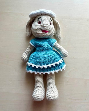 Amigurumi, iepuras cu basca, jucarie crosetata