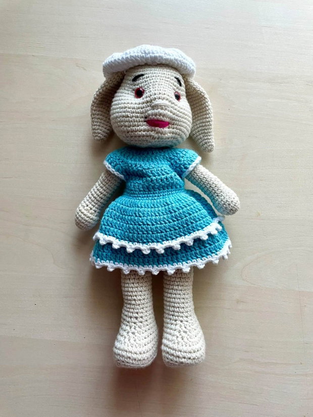 Amigurumi, iepuras cu basca, jucarie crosetata
