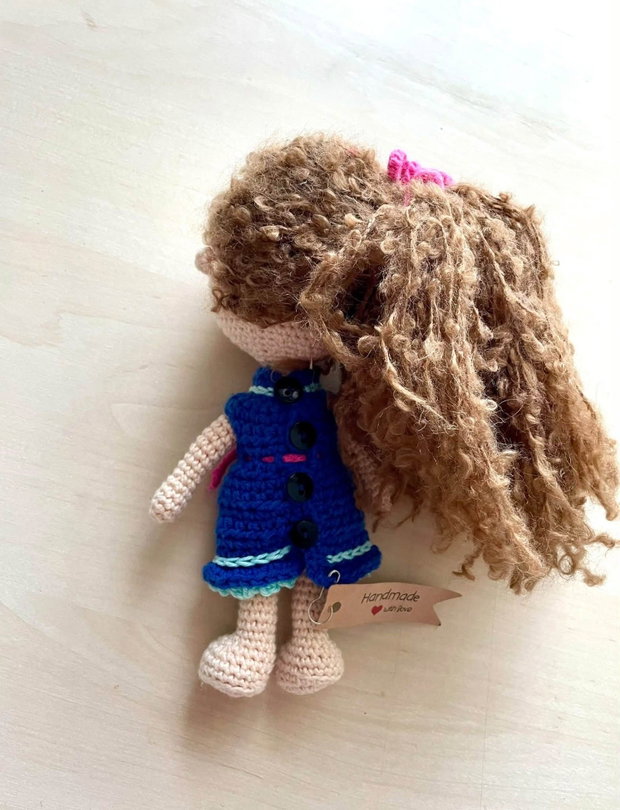 Amigurumi, fata cu par castaniu, jucarie crosetata