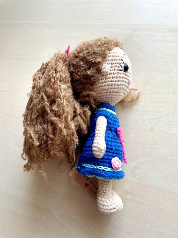 Amigurumi, fata cu par castaniu, jucarie crosetata