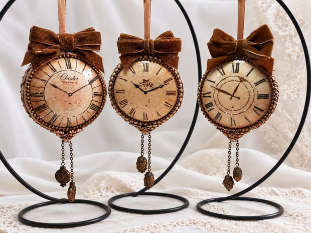 Ornament-ceas vintage - decor de Crăciun, lucrat manual, două fețe