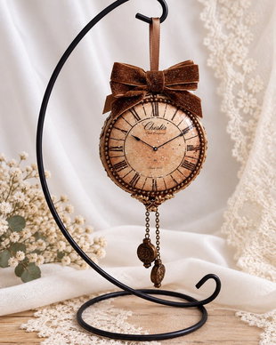 Ornament-ceas vintage - decor de Crăciun, lucrat manual, două fețe