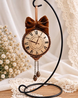 Ornament-ceas vintage - decor de Crăciun, lucrat manual, două fețe