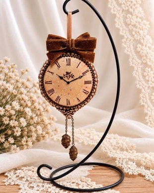 Ornament-ceas vintage - decor de Crăciun, lucrat manual, două fețe