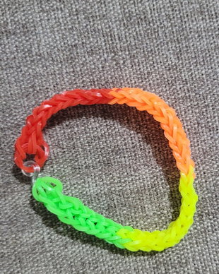 Brățări colorate, din elastice