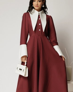 Rochie midi bordo cu buline mici si guler ascutit