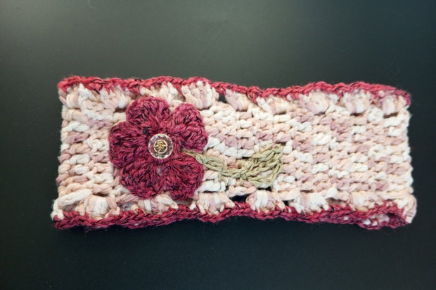 Banda / bandana / bentita de par crosetata bej rose  cu floare
