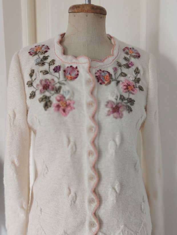 Jacheta,cardigan cu broderie organza