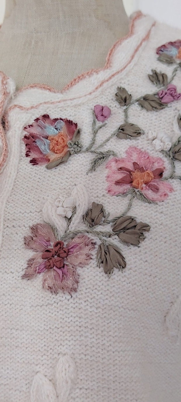 Jacheta,cardigan cu broderie organza