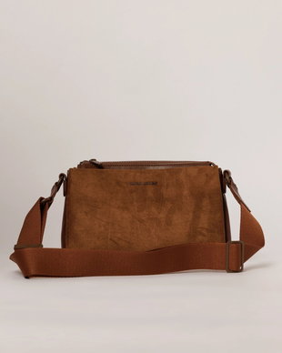 Geanta smart casual maro camel cu finisaj neted si catifelat