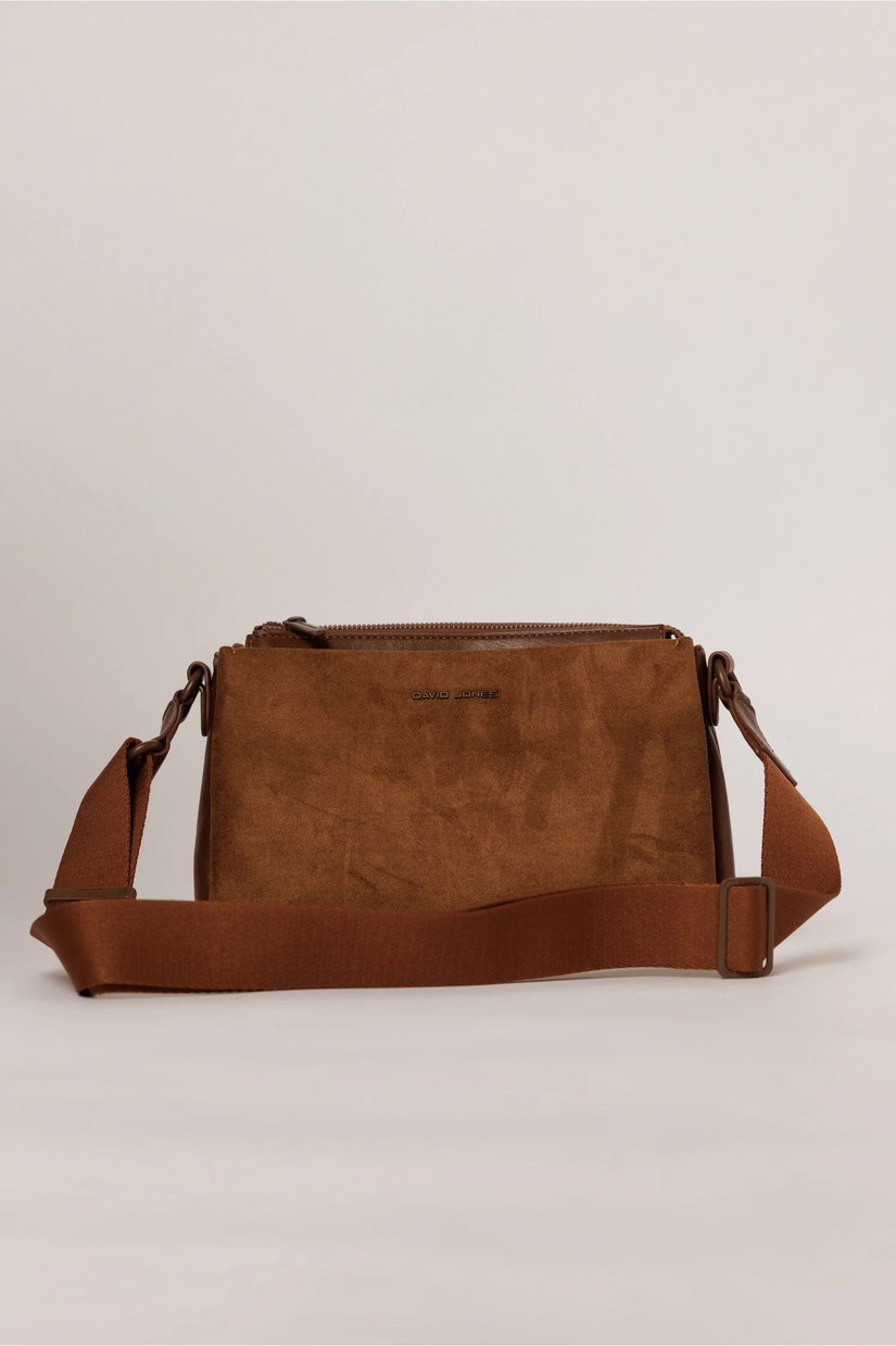 Geanta smart casual maro camel cu finisaj neted si catifelat