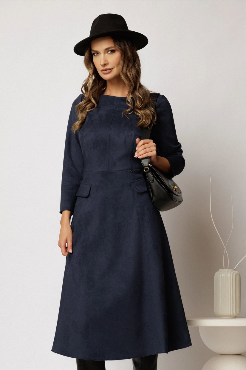 Rochie midi clos bleumarin din piele intoarsa cu decolteu rotund