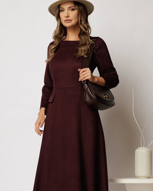 Rochie midi clos mov pruna din piele intoarsa cu decolteu rotund