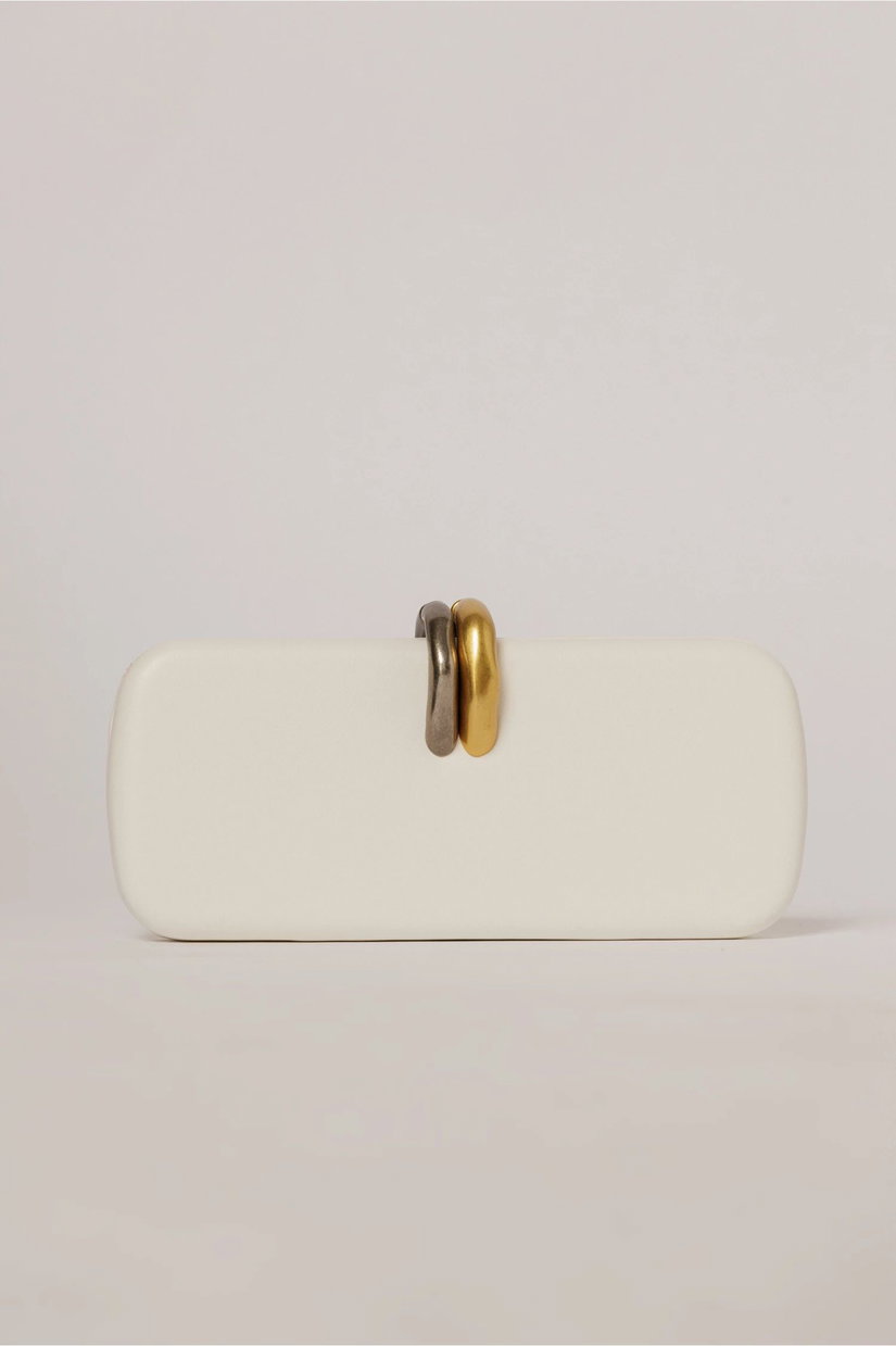 Clutch elegant alb cu inchidere metalica dubla