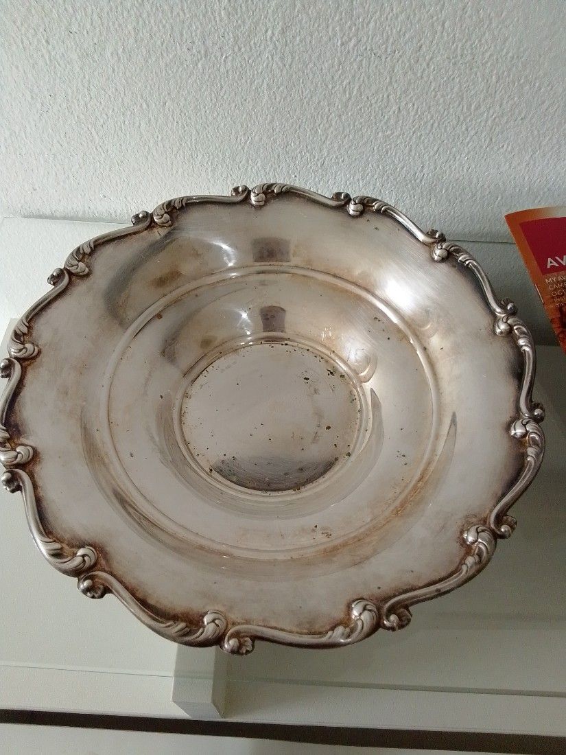 Vas de argint,800,lucrat manual,diametrul 20 cm,194 g