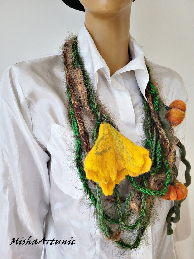 Colier creativ de toamna