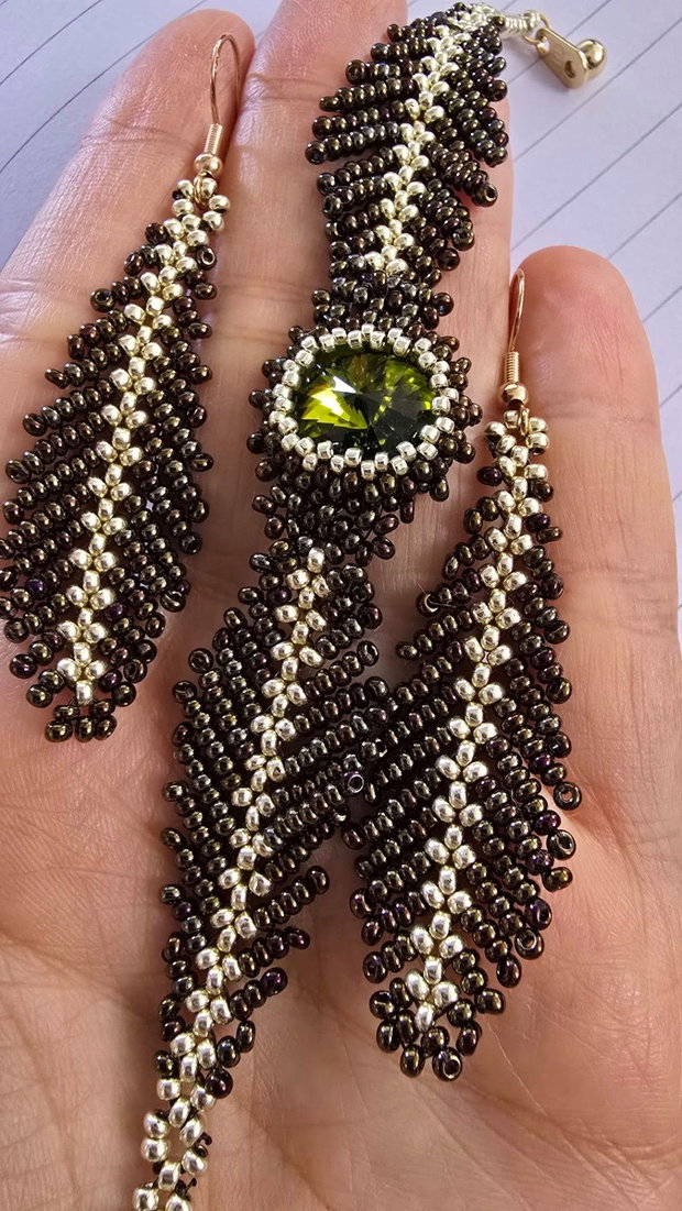 Set bijuterii handmade Pădurea de Smarald Brățară și cercei cu model pană și cristal Swarovski