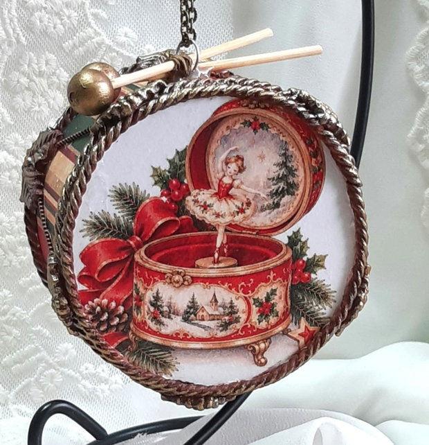 Decoratiune toba pentru bradul de Craciun - Craciunul de altadata