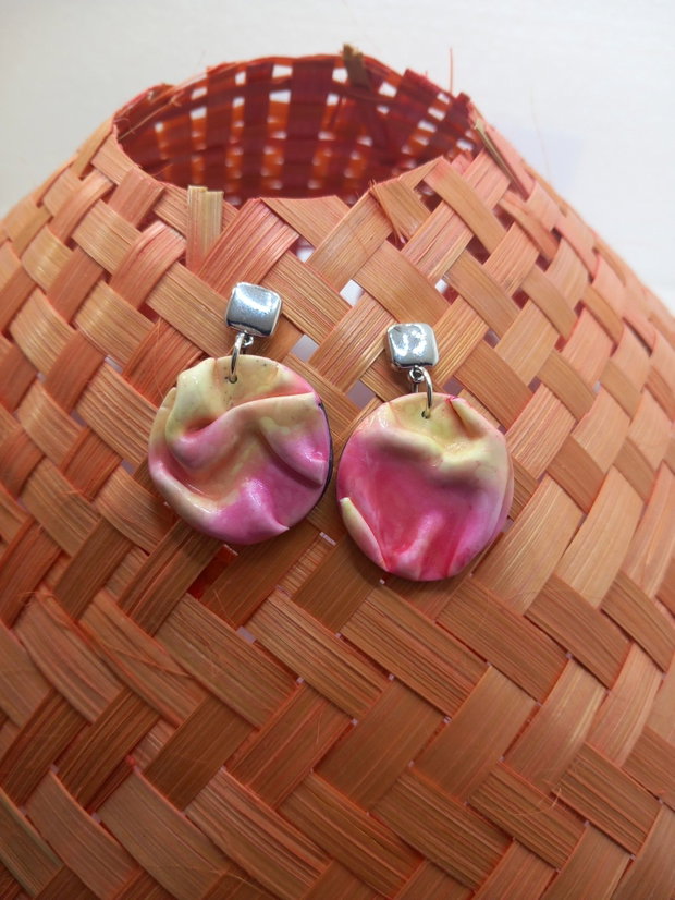 Folded Pink ,cercei din lut polimeric