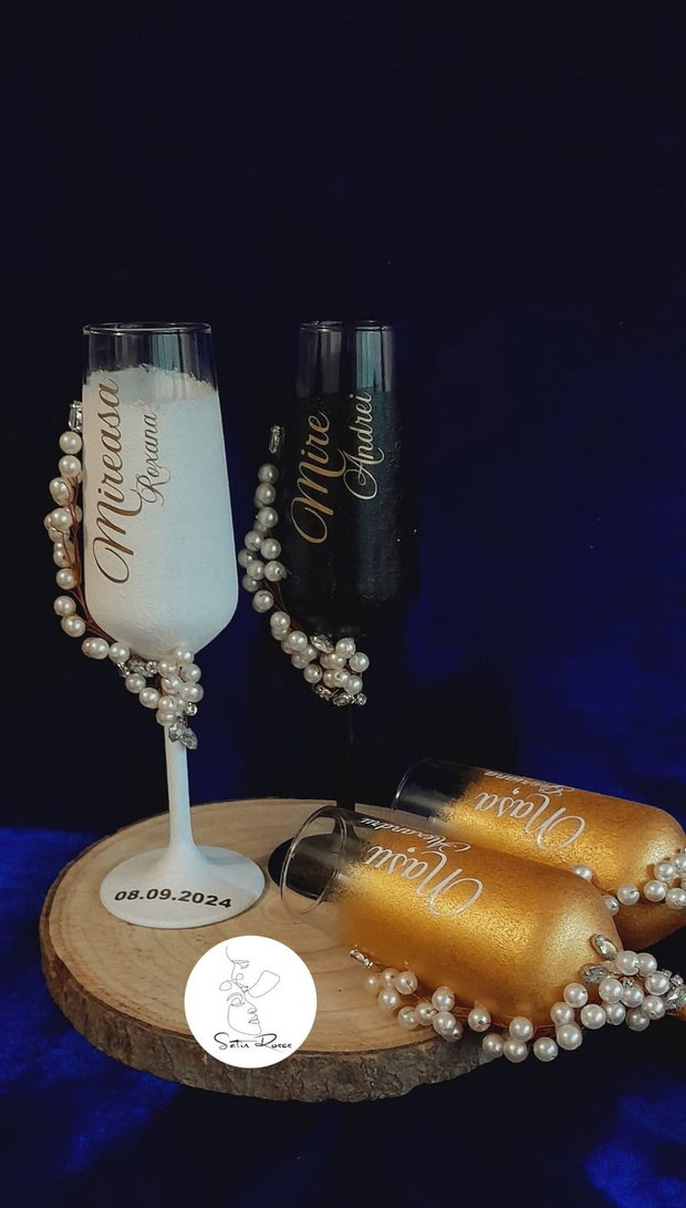Pahare de nuntă personalizate cu perle și decor elegant