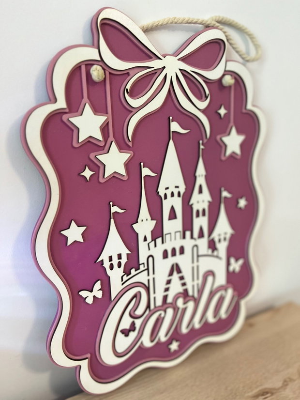 Decoratiune personalizata cu nume pentru camera de fetita, cu castel de poveste si fundita cocheta