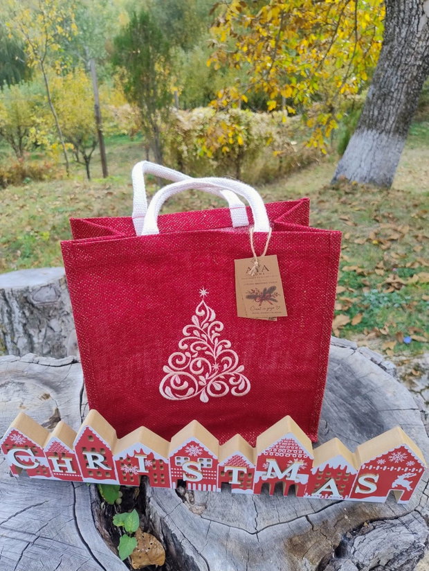 Sacoșă mare roșie din iută cu fir metalic, brodată cu brăduț de Crăciun  AYA HOME