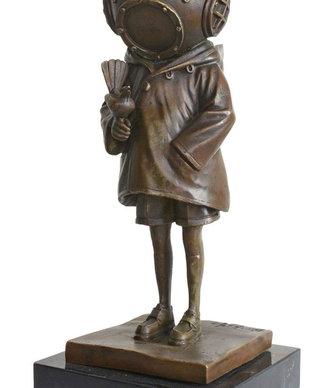 Fetita scafandru-statueta din bronz cu soclu marmura