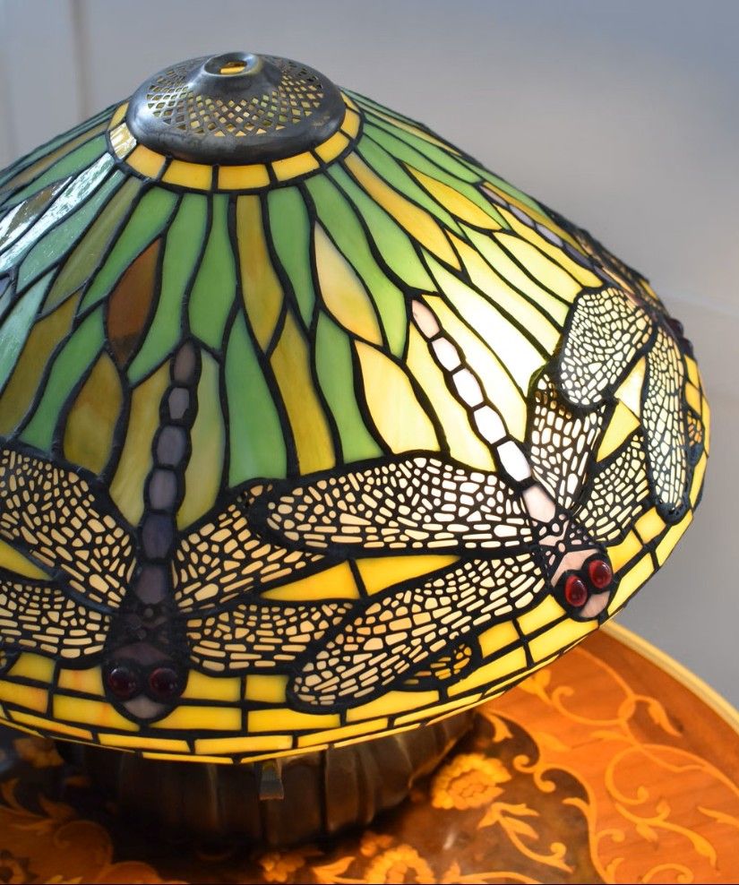 Lampa Tiffany cu libelule verzi