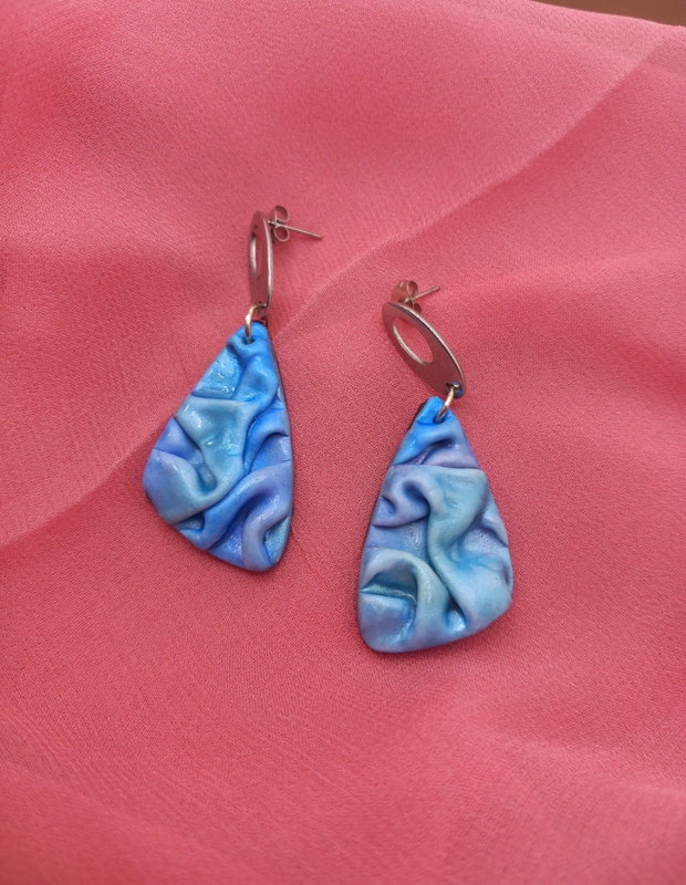 Blue folded, cercei din lut polimeric