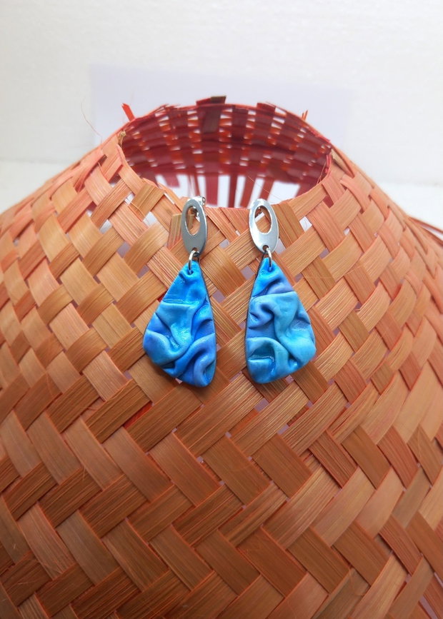 Blue folded, cercei din lut polimeric
