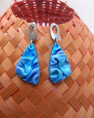 Blue folded, cercei din lut polimeric