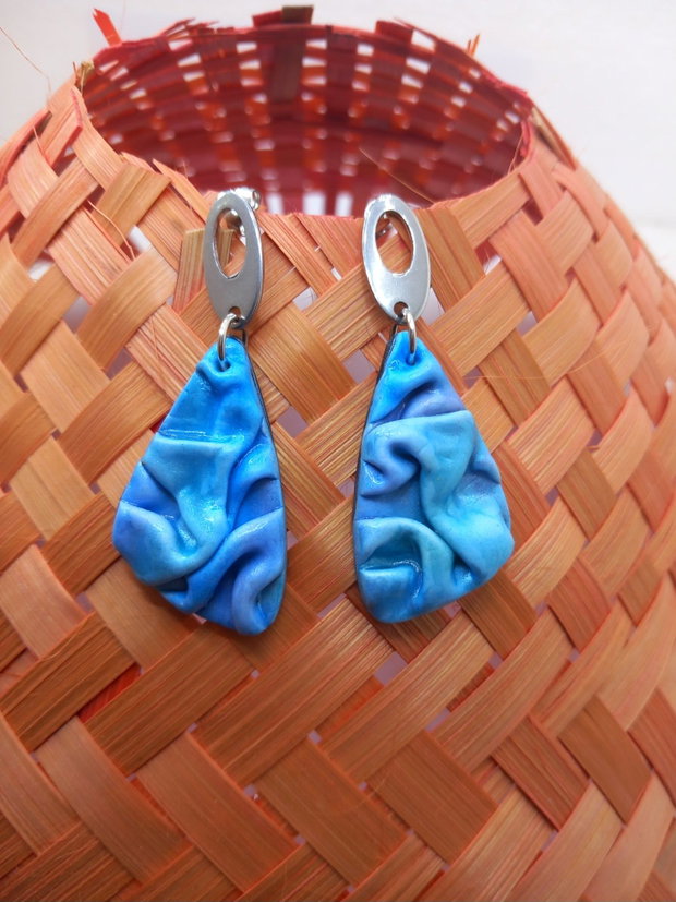 Blue folded, cercei din lut polimeric