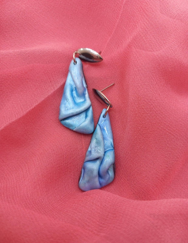 Blue folded, cercei din lut polimeric