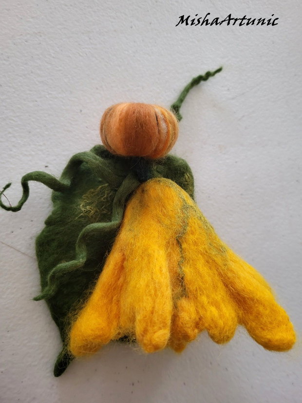 Brosa impaslita de toamna
