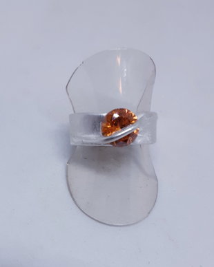 Inel unicat din argint fin, cu design fluid si cristal Cubic Zirconia portocaliu
