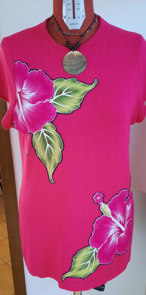 Pulover-rochie cu aplicatii