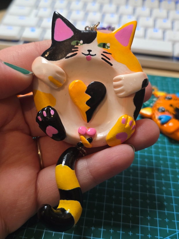 Pisicuța Calico Worry Stone, Breloc & Charm