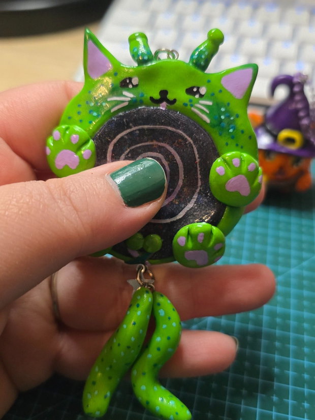 Pisica Alien  Worry Stone, Breloc & Charm
