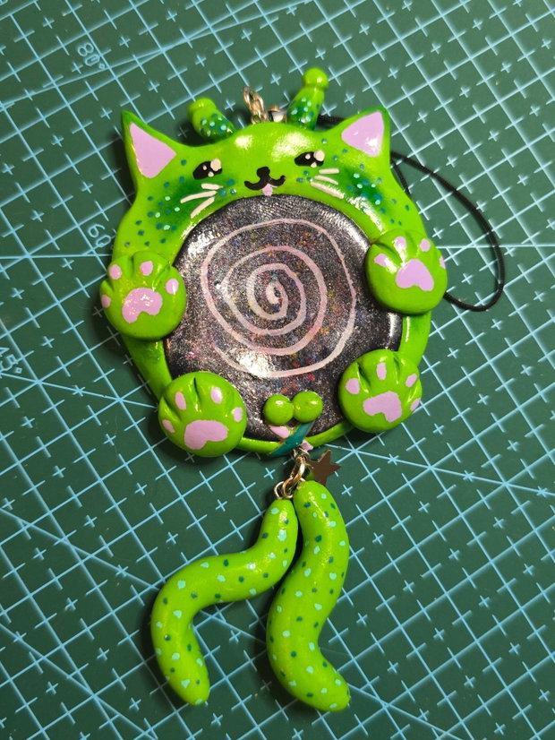 Pisica Alien  Worry Stone, Breloc & Charm