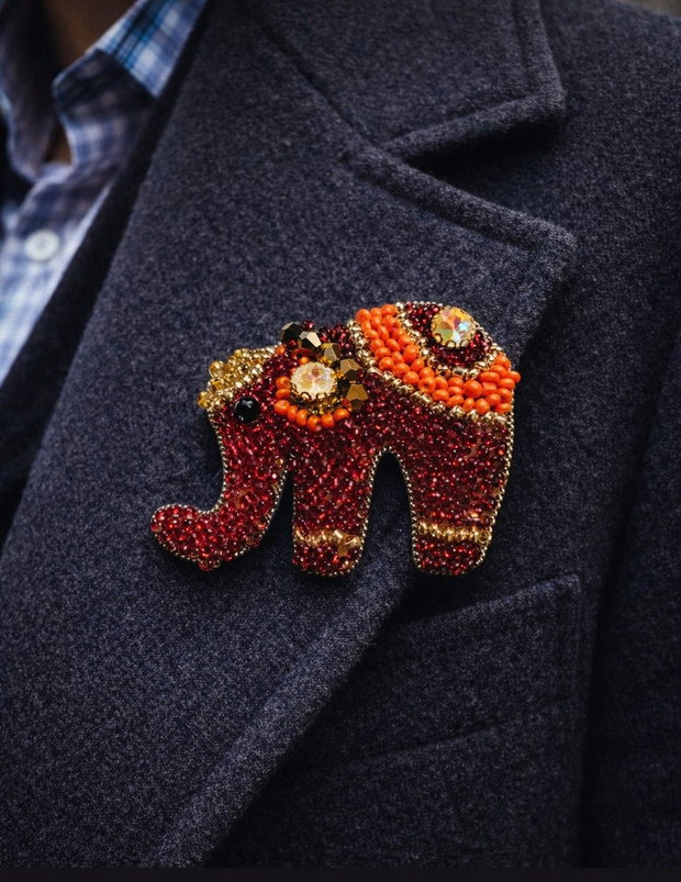 Broșă Elefant - realizată manual din mărgele și cristale
