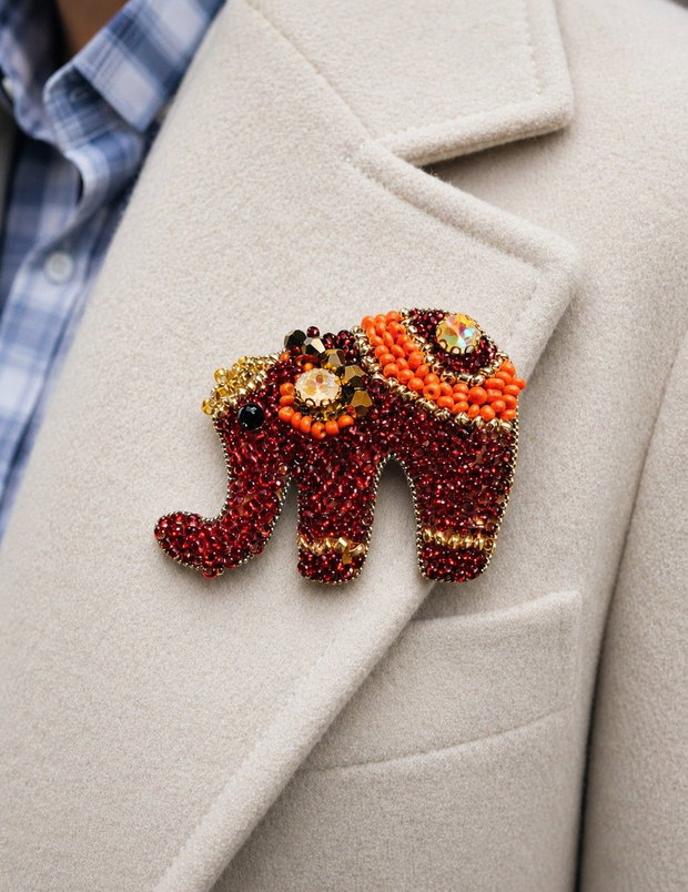 Broșă Elefant - realizată manual din mărgele și cristale