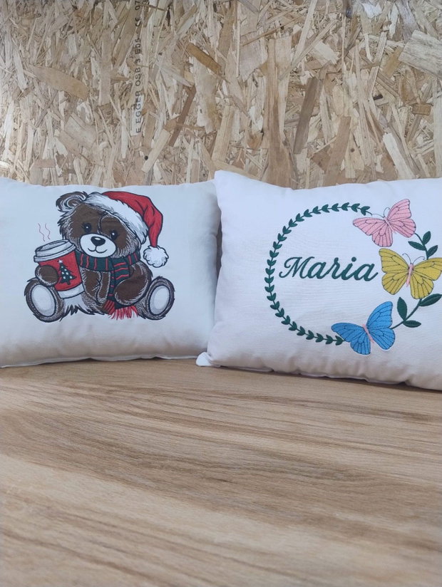 **PERNUTE DECORATIVE BRODATE personalizata cu numele copilului - CADOURI CU SUFLET!**