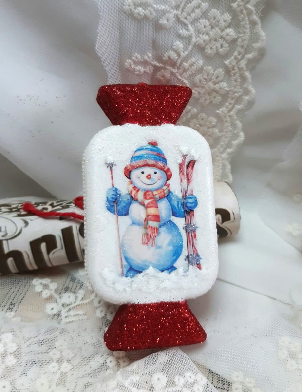 Glob decorat manual - Bomboane cu povești de iarnă
