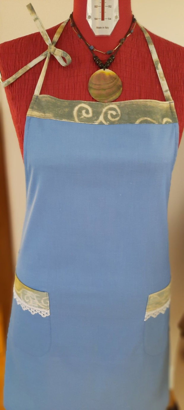 Șorț bleu de bucătărie