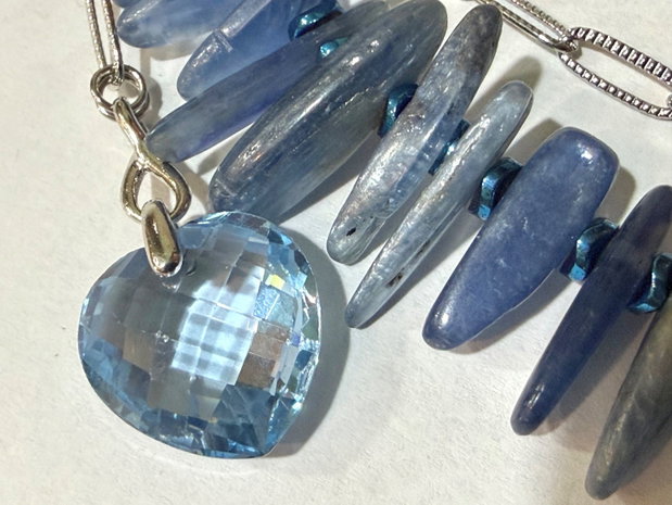 Set colier și cercei din kyanit,hematit și inox~BLUE FROZEN ROMANCE ~