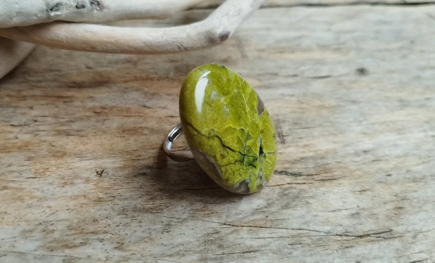 Inel opal verde, reglabil, argint rodiat