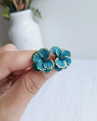Cercei Teal Flowers