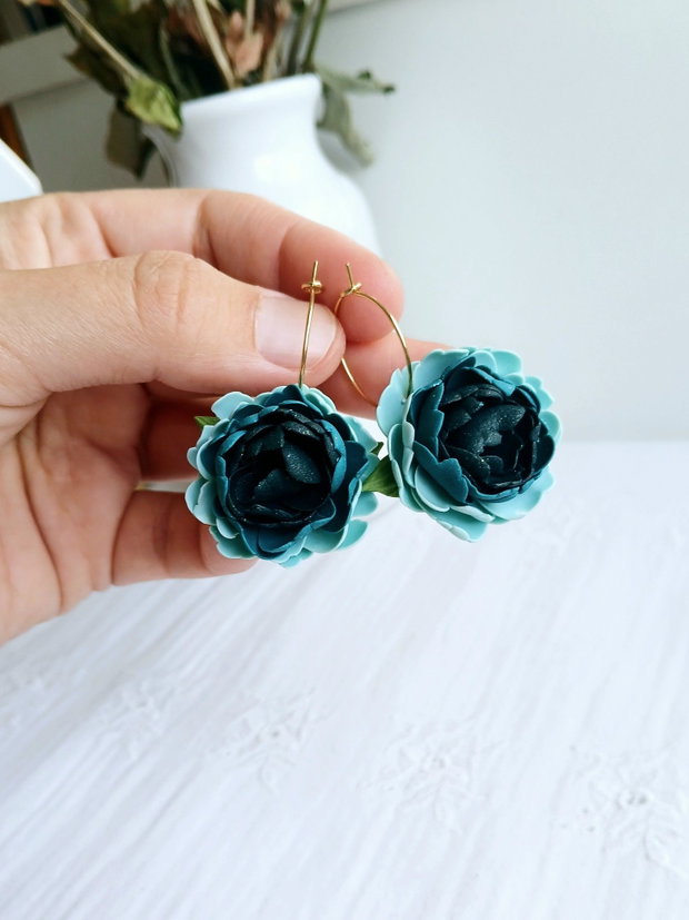 Cercei Teal Flowers
